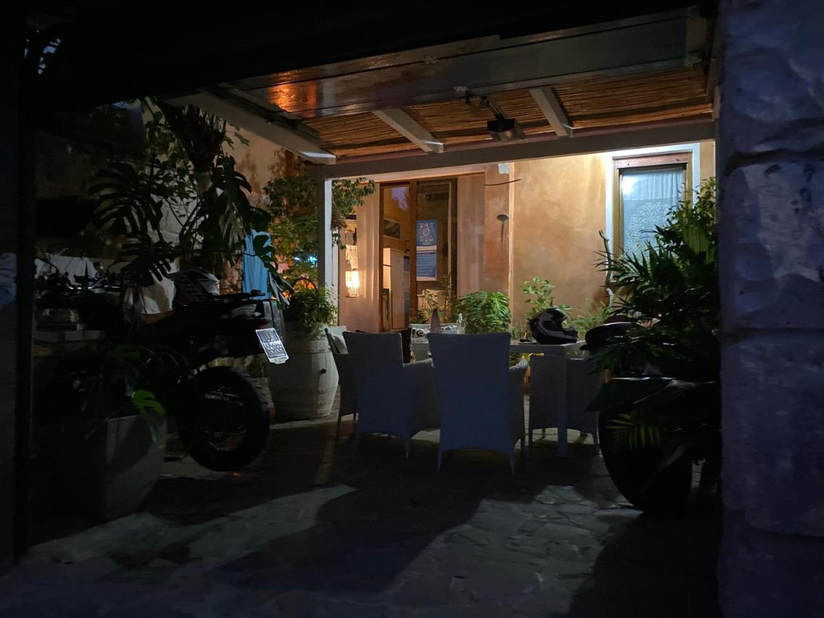 B&B Domus De Janas Gonnesa Exteriér fotografie